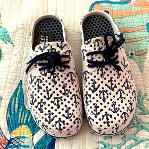 Waterproof Blue and white anchor water shoes slide on sz9